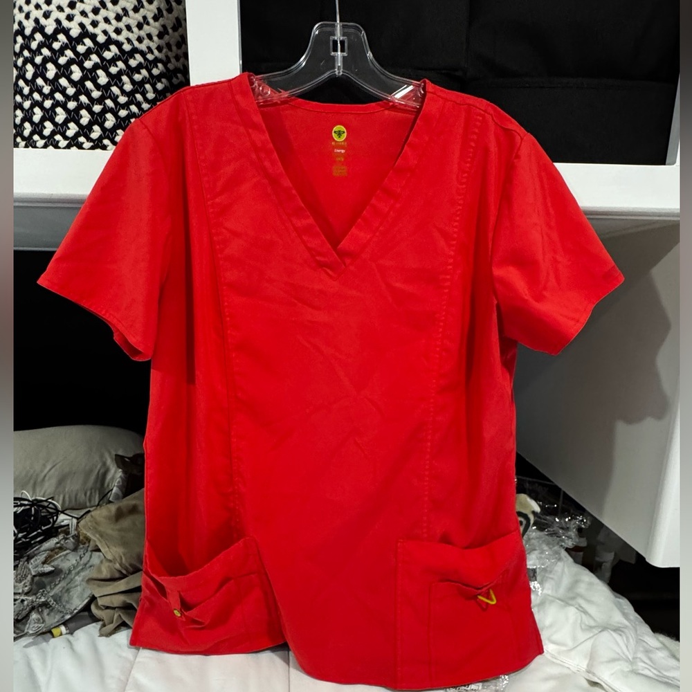 Med Couture Activate Scrub Top